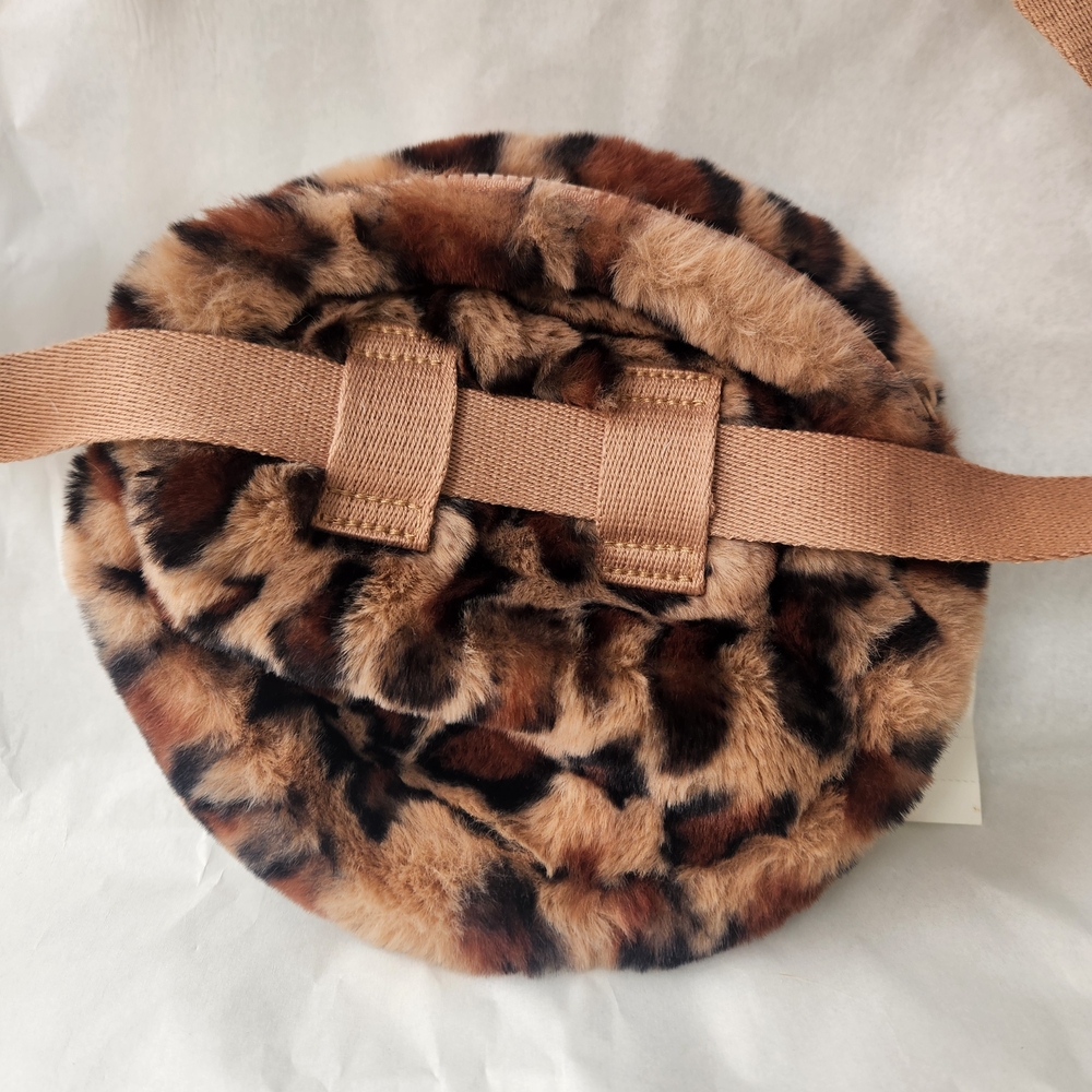 Leopard Print Faux Fur Crossbody Bag - Picture 6 of 11